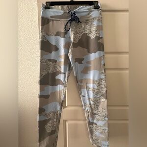 Aerie chill blue camo leggings
